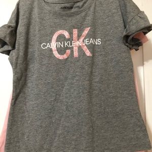 Calvin Klein Jeans 2 PC girl crew top
